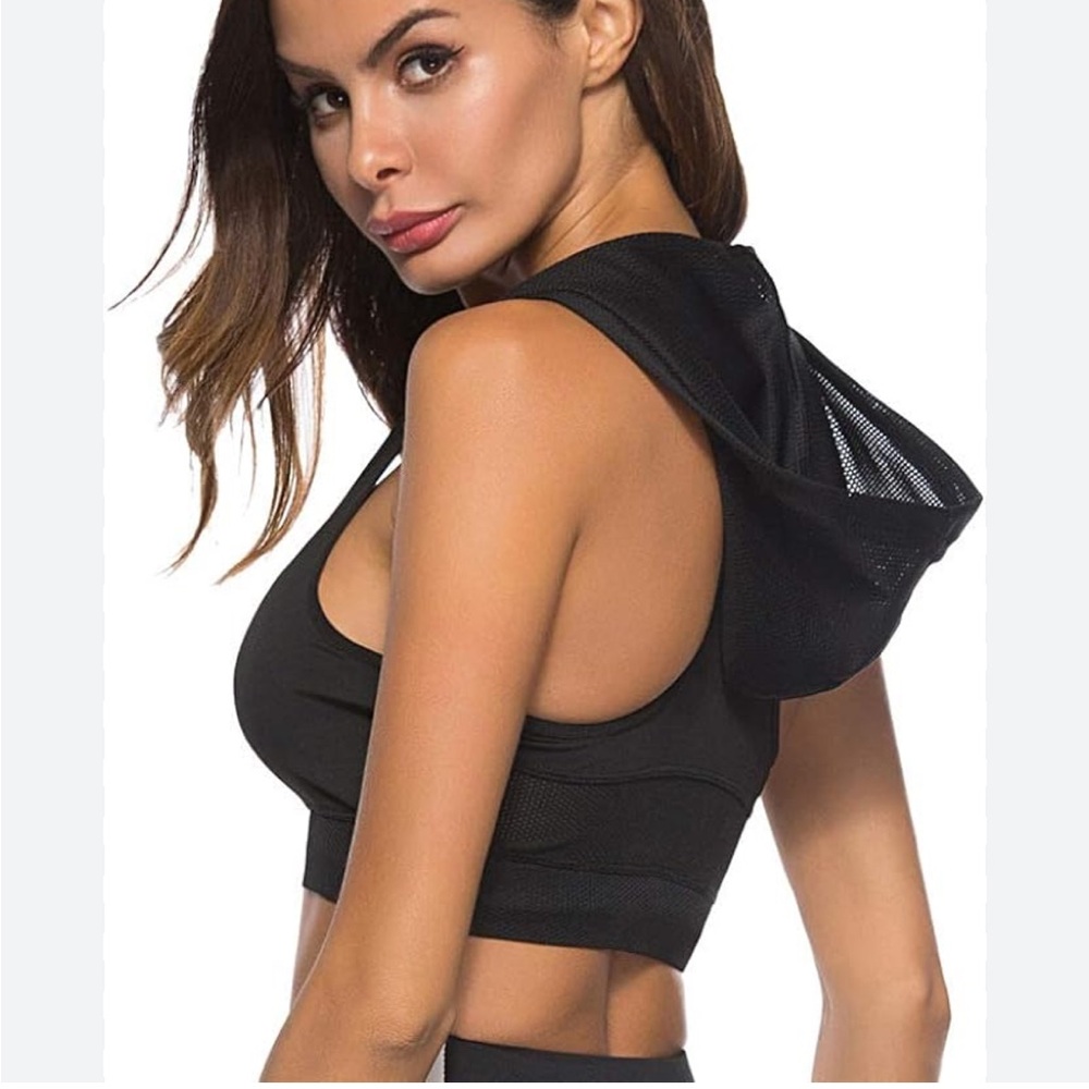 NWT BeFine Active Wear Mesh Hooded Sports Bra